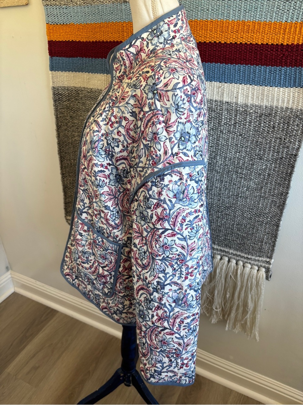 7 For All Mankind White Quilted Floral Jacket - Picture 4 of 8